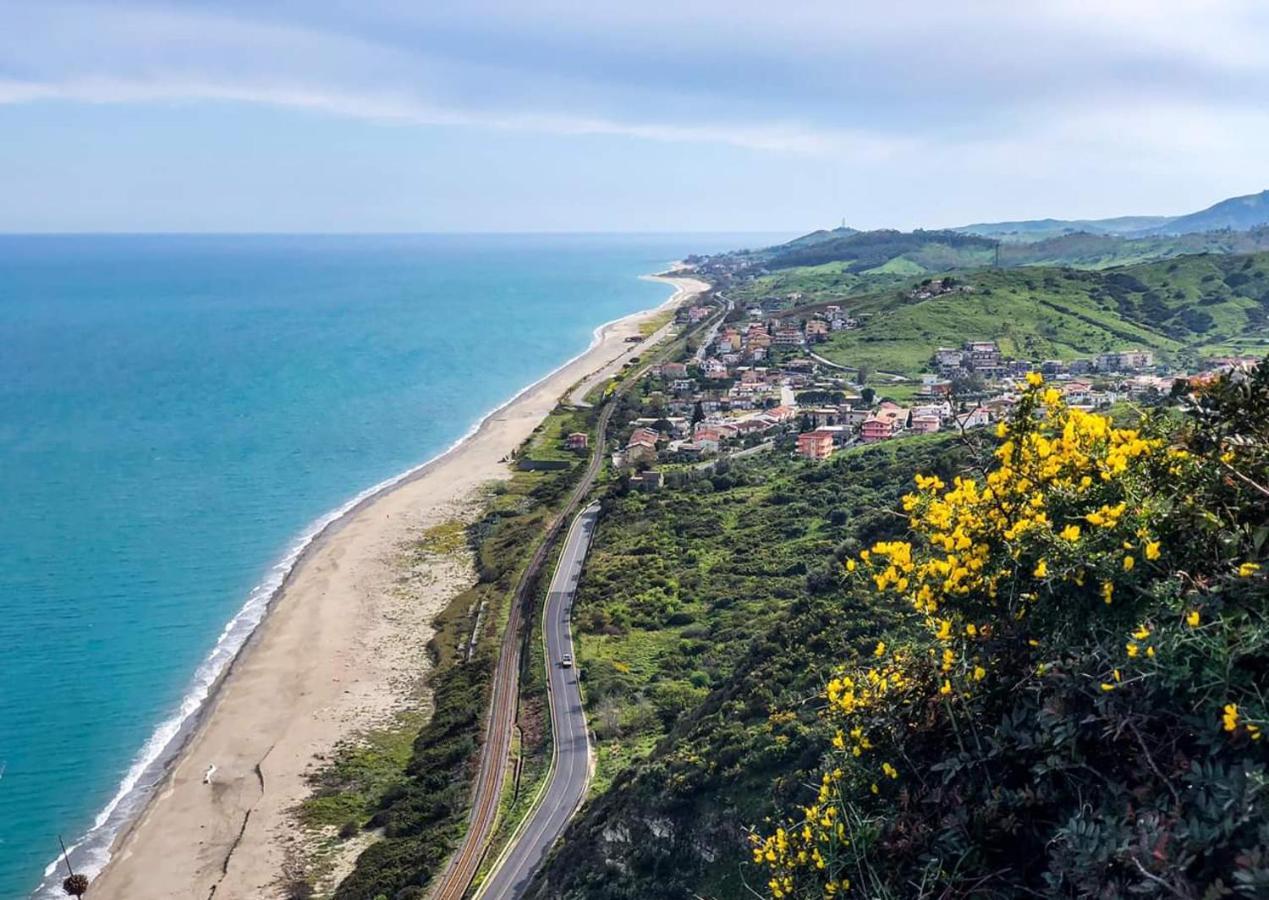 Appartamenti Giusi Con Giardino O Veranda Madonna della Catena Bagian luar foto